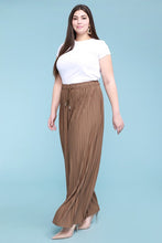 Load image into Gallery viewer, Wide Leg Pleated Palazzo Pant
