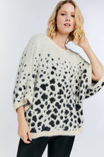 Load image into Gallery viewer, Printed Round Neck Sweater with 3/4 Loose Sleeves
